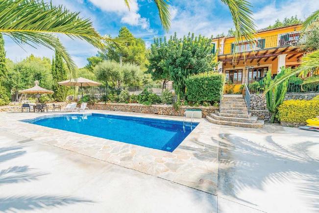 Can Prim is a holiday home for max. 8 persons for rent in Alcudia