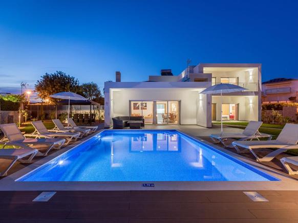 Perfect large family holiday villa in Albufeira, Portugal