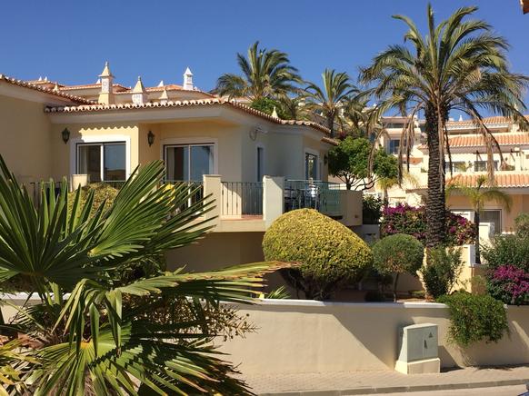 Villa Castelo Resort is perfect families in Ferragudo near Portimao, Algarve