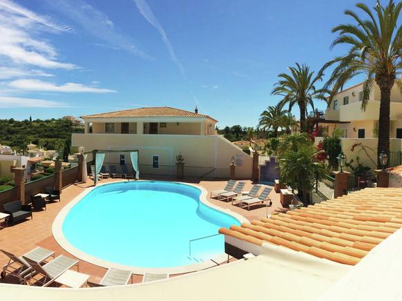 Villa Castelo Resort is perfect families in Ferragudo near Portimao, Algarve