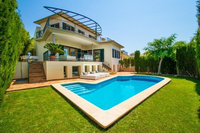 Impressive & Stylish Design villa to rent in Palma de Mallorca