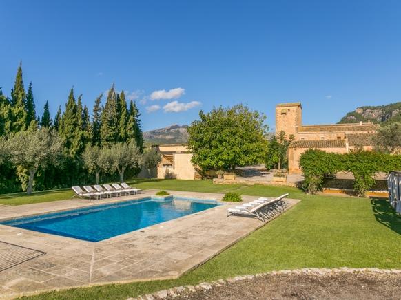 Historic Mallorcan estate with pool for rent in Andratx, Mallorca