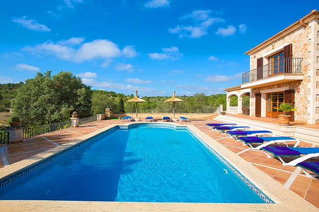 Holiday luxury villa in Alqueria Blanca, Cala dOr, Majorca