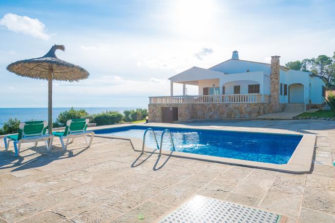 Frontline beach villa for rent in Cala Santanyi