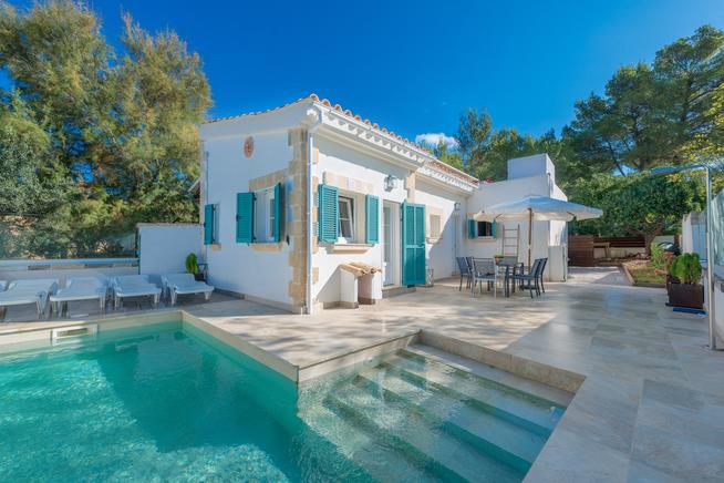 Holiday villa in Alcudia, Mal Pas-Bonaire is a perfect child friendly house. Mallorca