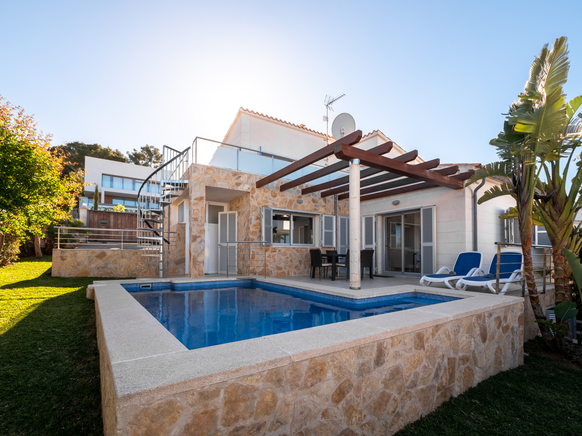 Spectacular Holiday villa with private pool for rent in Alcudia, Mallorca