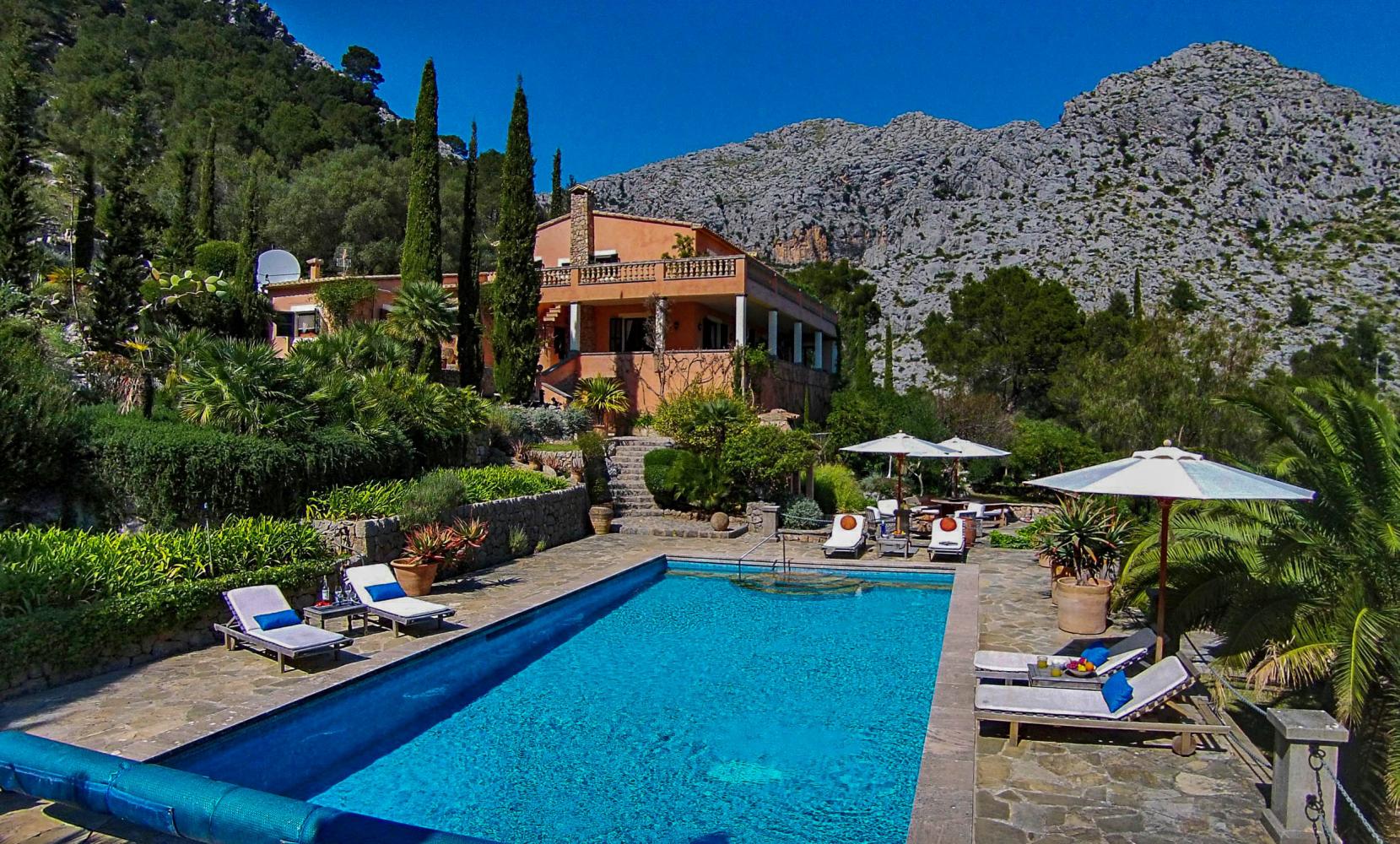 Superbly Restored Finca ideal child friendly for rent in Pollensa, Majorca