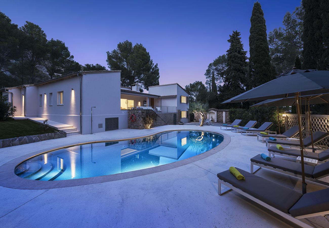 Can Rueda is a luxurious and stylish villa in the calm area of La Font in Pollensa, Mallorca