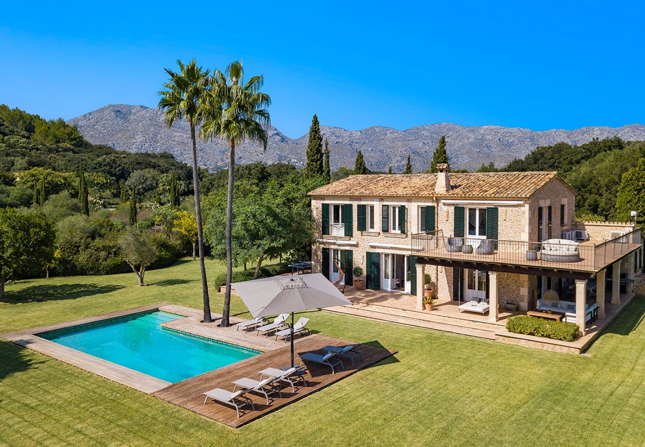 Impressive & Stylish Design luxury villa to rent in Pollensa, Majorca