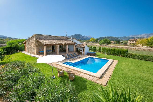 Ideal holiday villa for couples in Pollensa, Very romantic!