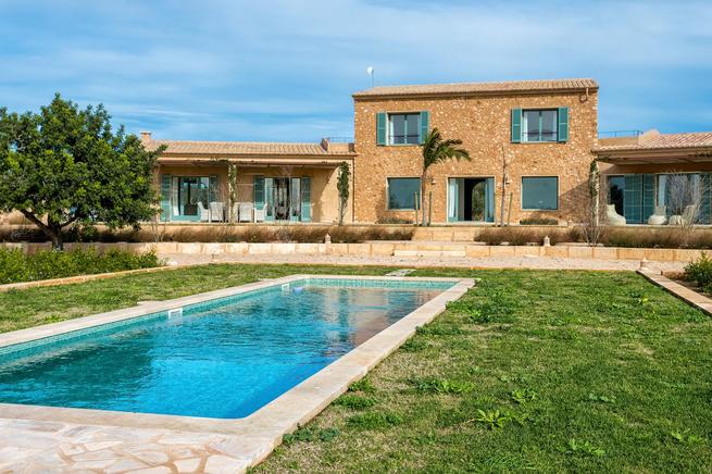 Luxury Villa El Idilio to rent in Ses Salines, Santanyi, Mallorca