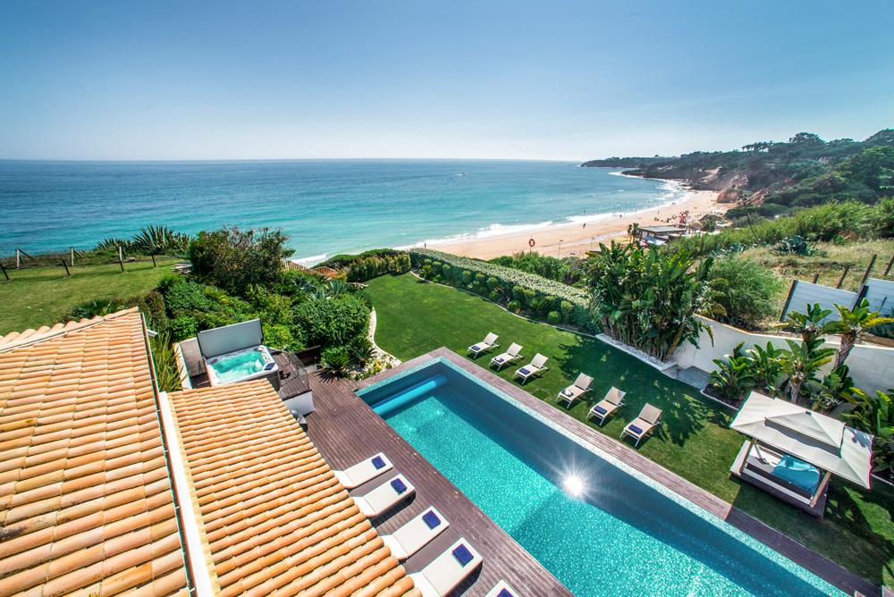 Luxury villa in Algarve Portugal near the beach