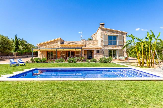 Holiday villa in Puerto Pollensa is a perfect child friendly house. Mallorca