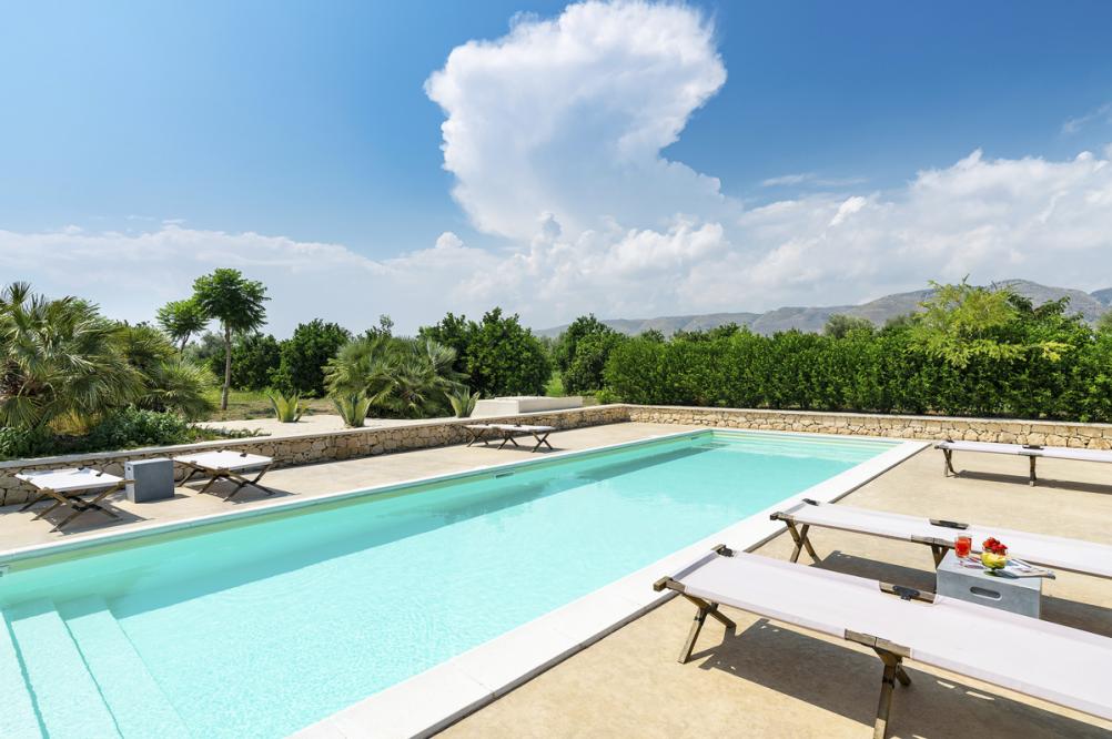 Villa Caponegro - Contemporary villa to rent in Sicily, italy