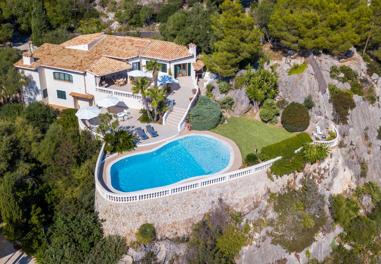 Casa El Vila 61 is a Holiday Villa in Pollensa, Mallorca