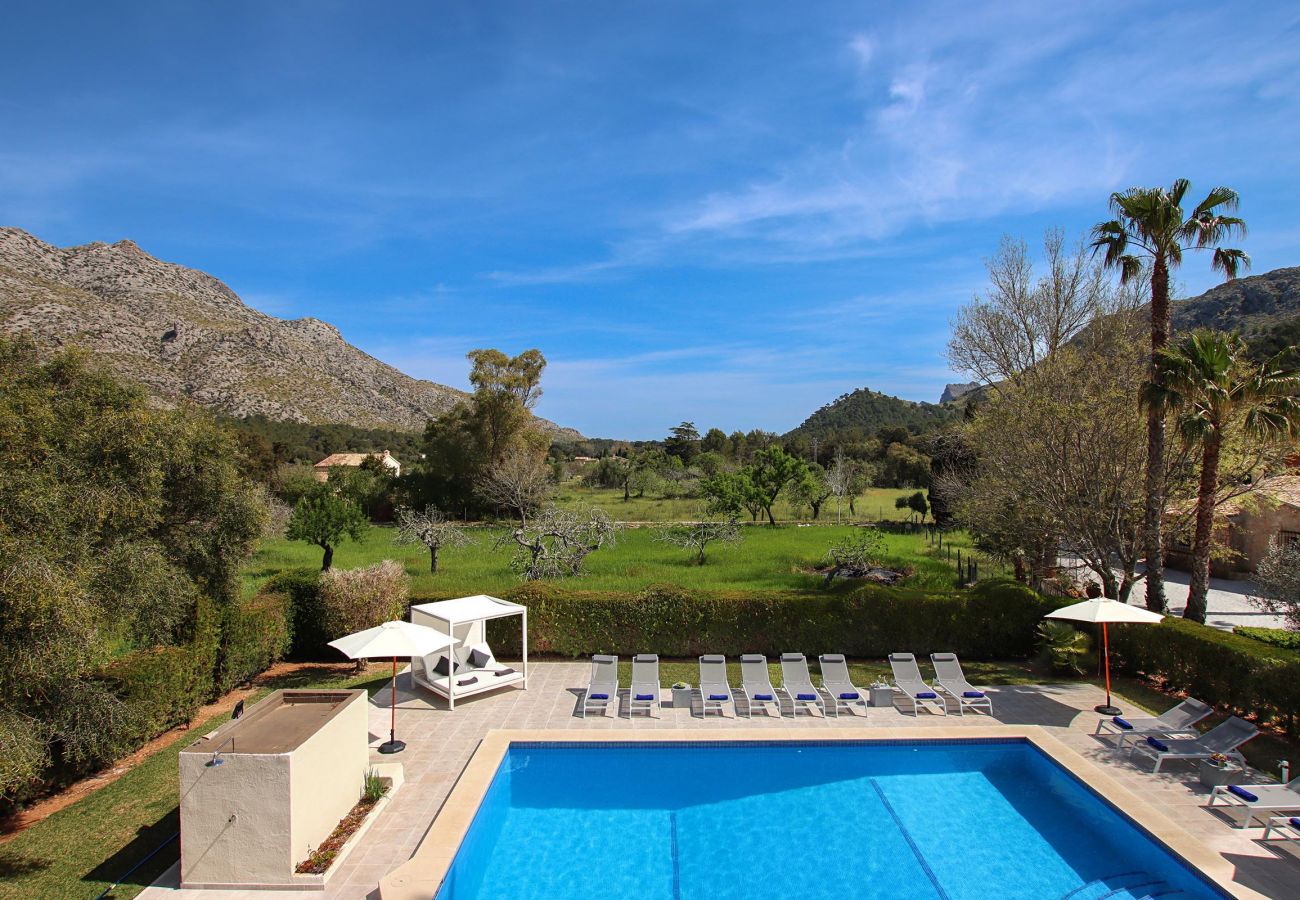 PAPA is a Holiday Villa in Pollensa, Mallorca