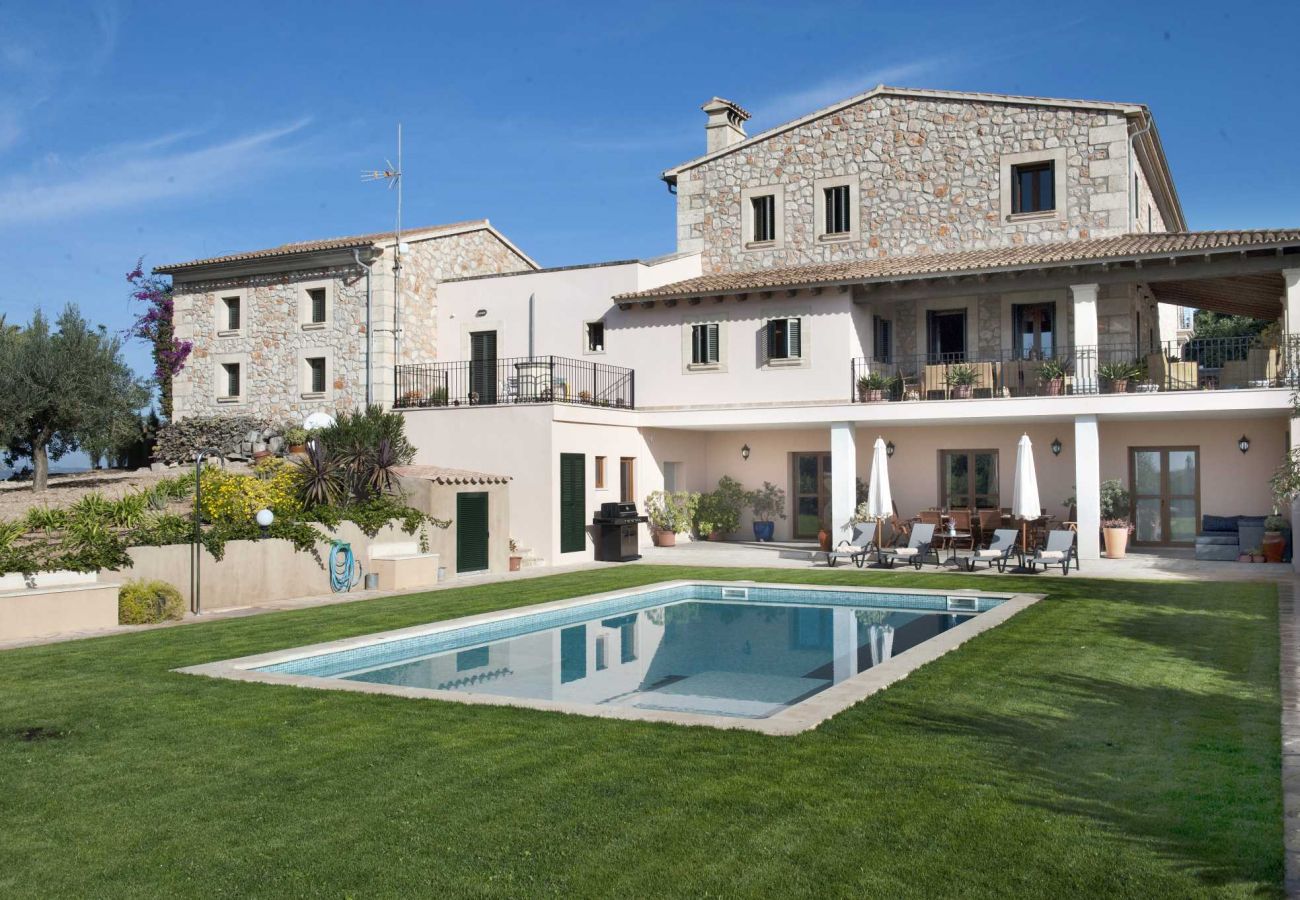 Villa Garrit Manacor is a Holiday Villa in Manacor, Mallorca